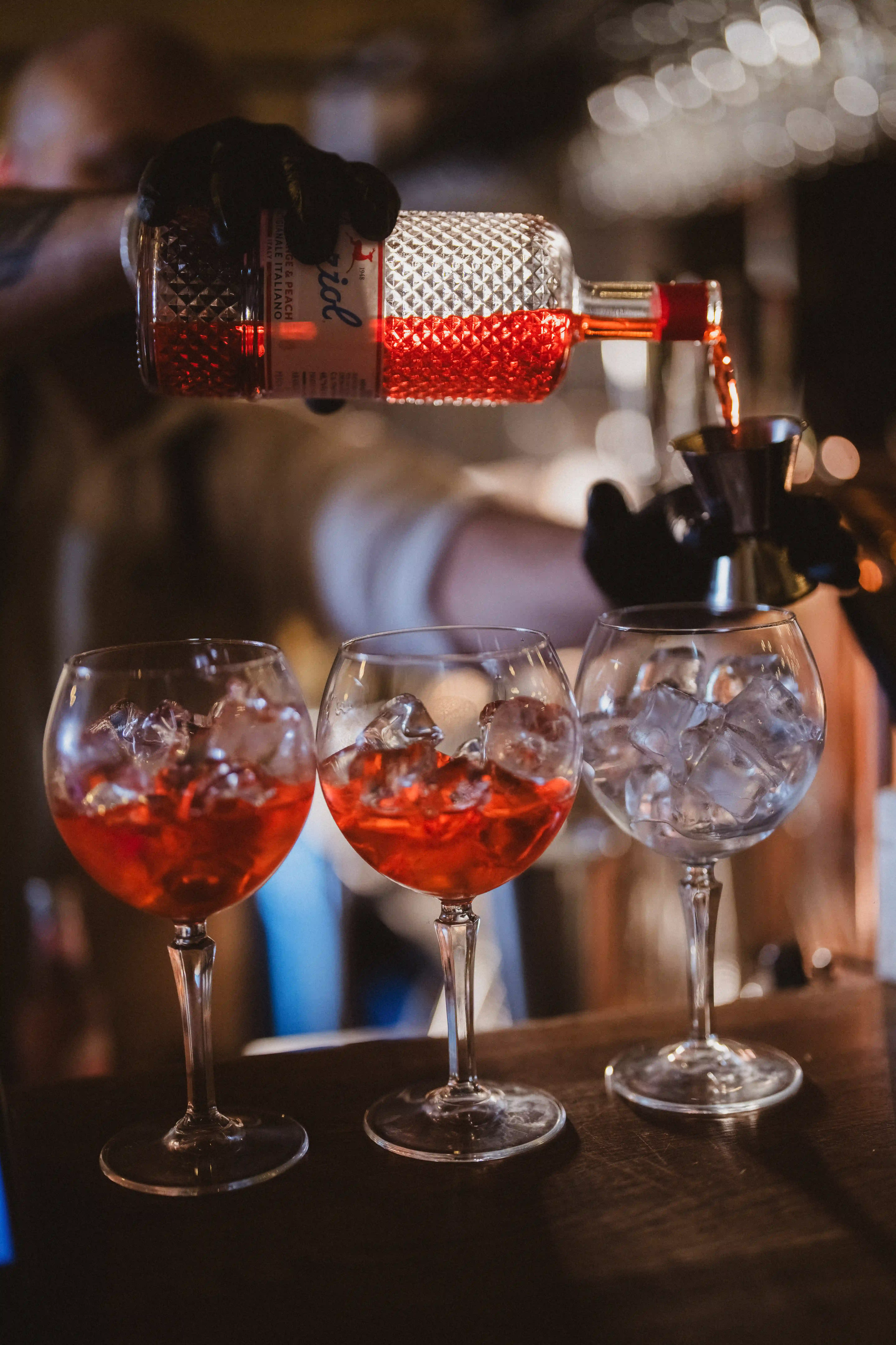 Cocktails vid bar